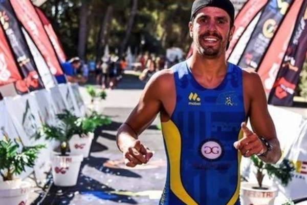 Un triathlète qui perd une course en célébrant trop tôt sa victoire